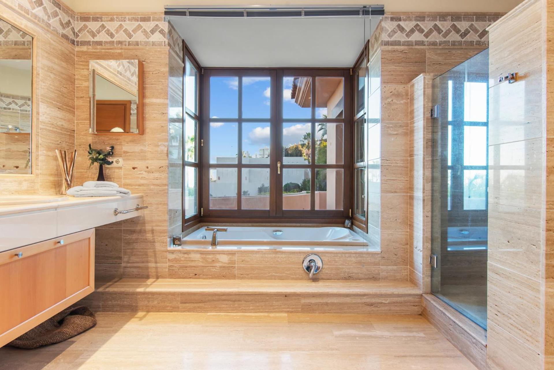 מארבלה Luxury Villa Robledal By Mabiente - Views Of The Sea And The Golf Course מראה חיצוני תמונה
